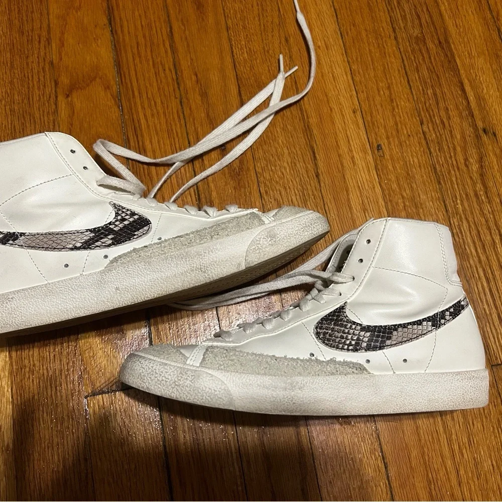 Nike Blazer Mid '77 SE Sail Off White Snakeskin Beige  Size 10
